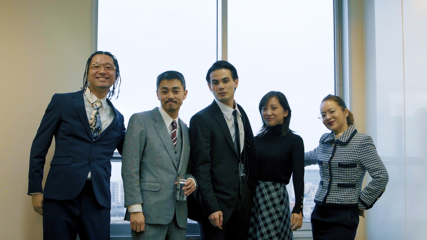 FNCY「今夜はmedicine」ミュージックビデオより。