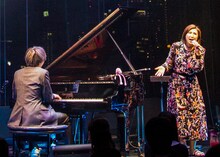 左からまらしぃ、高橋洋子。