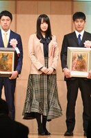 菅井友香（中央 / 欅坂46）