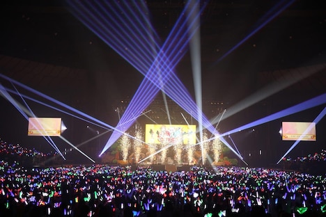 「エフピーエス」のパフォーマンスの様子。