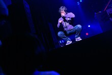 岡崎体育「JINRO presents 岡崎体育ホールワンマンツアー『エキスパート』」NHKホール公演の様子。