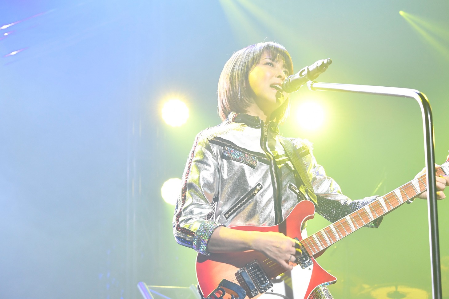「森高千里『この街』TOUR 2019」初日公演の様子。（写真提供：アップフロントクリエイト）