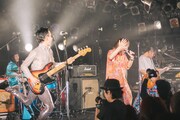 挫・人間「挫・人間 TOUR 2018/19 ～厨二病？いや、チューしよう～」東京・渋谷CLUB QUATTRO公演の様子。（撮影：コムラマイ）