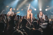 挫・人間「挫・人間 TOUR 2018/19 ～厨二病？いや、チューしよう～」東京・渋谷CLUB QUATTRO公演の様子。（撮影：コムラマイ）