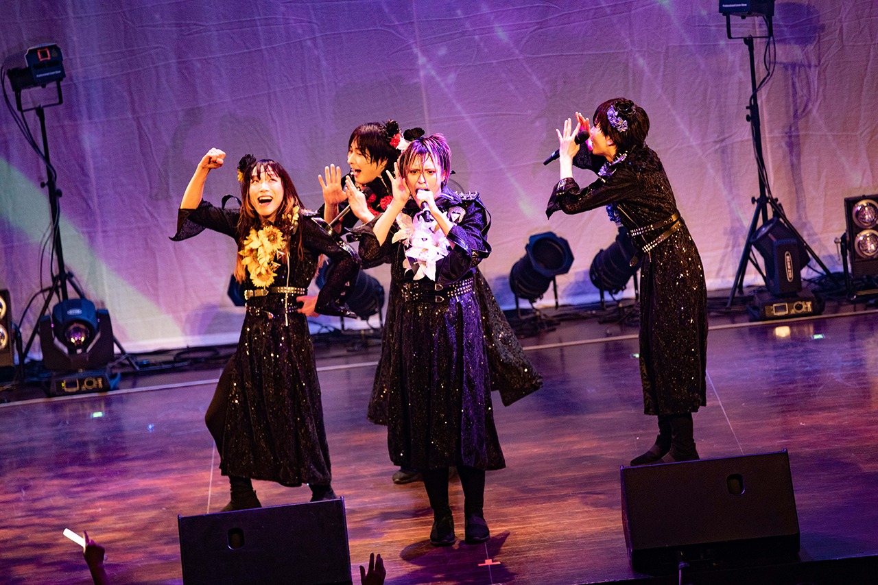 二丁目の魁カミングアウト「JAPAN GAY TOUR」東京・ステラボール公演の様子。（撮影：タマイシンゴ）