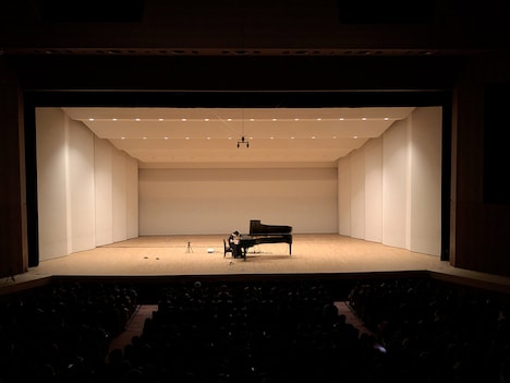 H ZETT M「ピアノ独演会2019 -新年の響きの陣-」の様子。（写真提供：Worldapart ltd.）