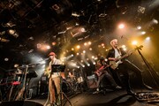 THE CHARM PARKのライブの様子。（撮影：勝永裕介）