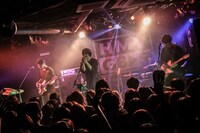 1月26日に行われた「HMV GET BACK SESSION androp『anew』LIVE」の様子。