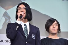 左から細杉くん、こやまたくや（G, Vo / ヤバイTシャツ屋さん）。