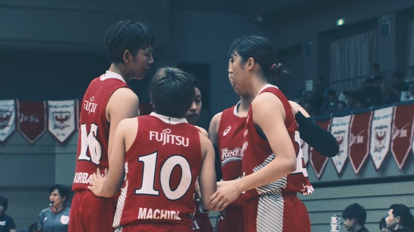 J☆Dee'Z「Jewel」ミュージックビデオのワンシーン。