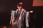 ライブツアー「YAKUMO」東京・マイナビBLITZ赤坂公演の様子。(写真提供:ビーイング)