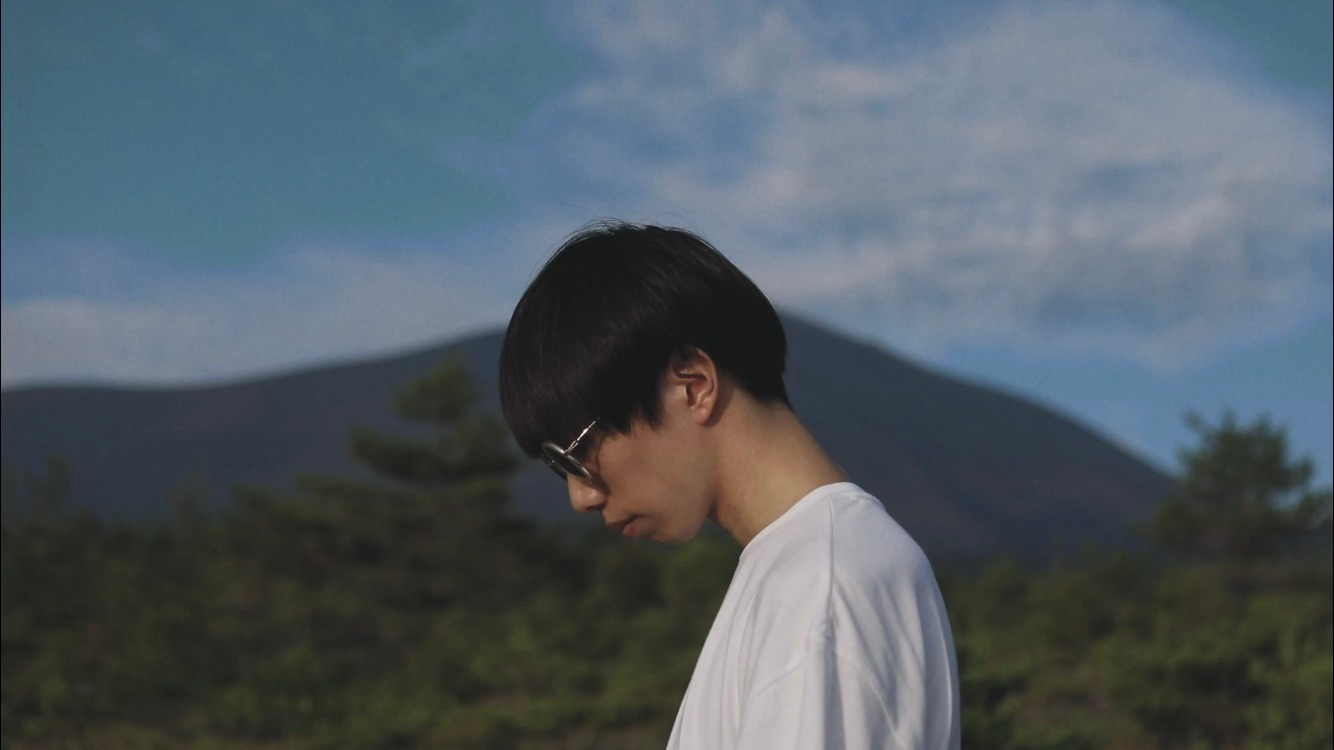 LUCKY TAPES「MOOD」ミュージックビデオ ディレクター＆アーティストカット版のワンシーン。