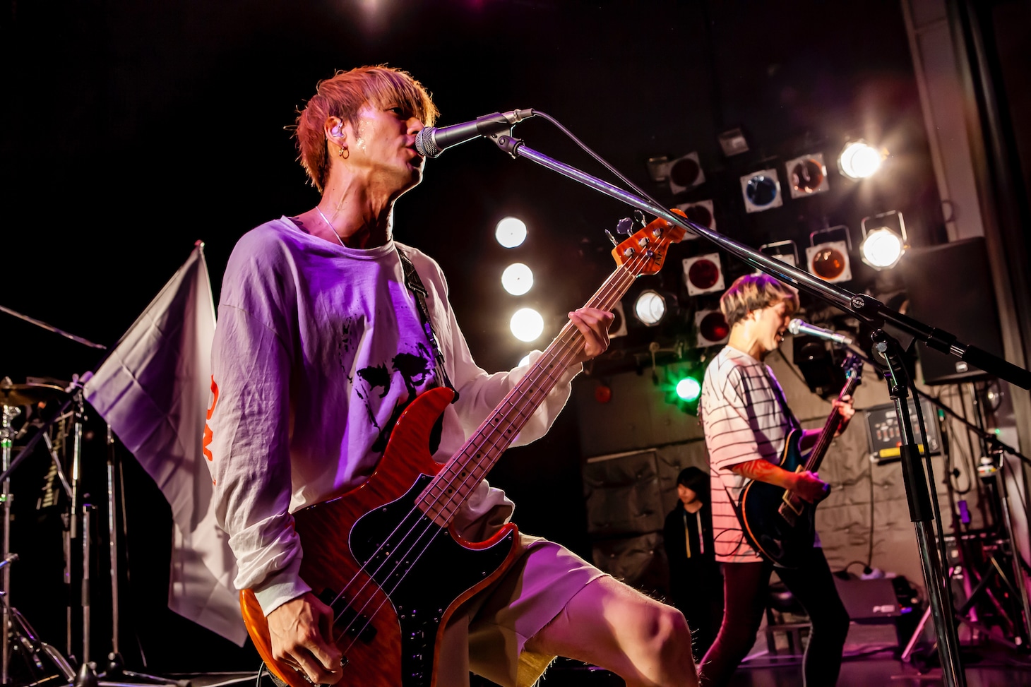 SWANKY DANK「WHITE FLAGS TOUR 2018～2019」東京・TSUTAYA O-WEST公演の様子。（Photo by TAKASHI KONUMA）