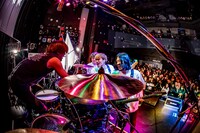 SWANKY DANK「WHITE FLAGS TOUR 2018～2019」東京・TSUTAYA O-WEST公演の様子。（Photo by TAKASHI KONUMA）