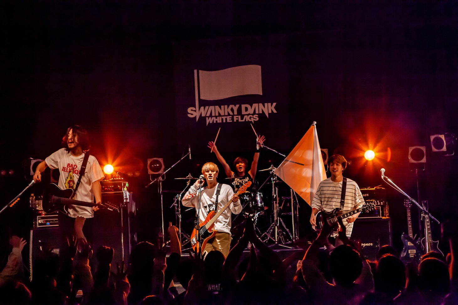 SWANKY DANK「WHITE FLAGS TOUR 2018～2019」東京・TSUTAYA O-WEST公演の様子。（Photo by TAKASHI KONUMA）