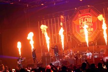FLOW「FLOW LIVE BEST 2019 in 日本武道館 ～神祭り～」の様子。（撮影：柴田恵理）