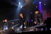 左からKEIGO（Vo）、KISHOW（Vo）、KOHSHI（Vo）。（撮影：柴田恵理）