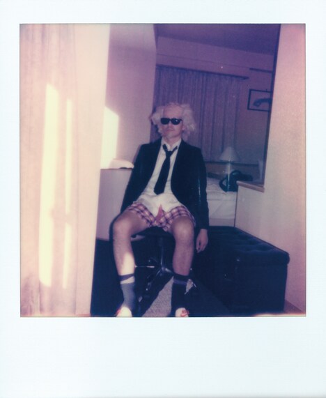 般若「グッドモーニング」より。（撮影：猫守よしお）