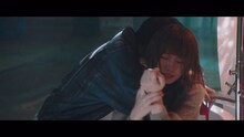 欅坂46「黒い羊」ミュージックビデオのワンシーン。