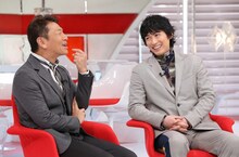 左から上田晋也、DEAN FUJIOKA。(c)日本テレビ