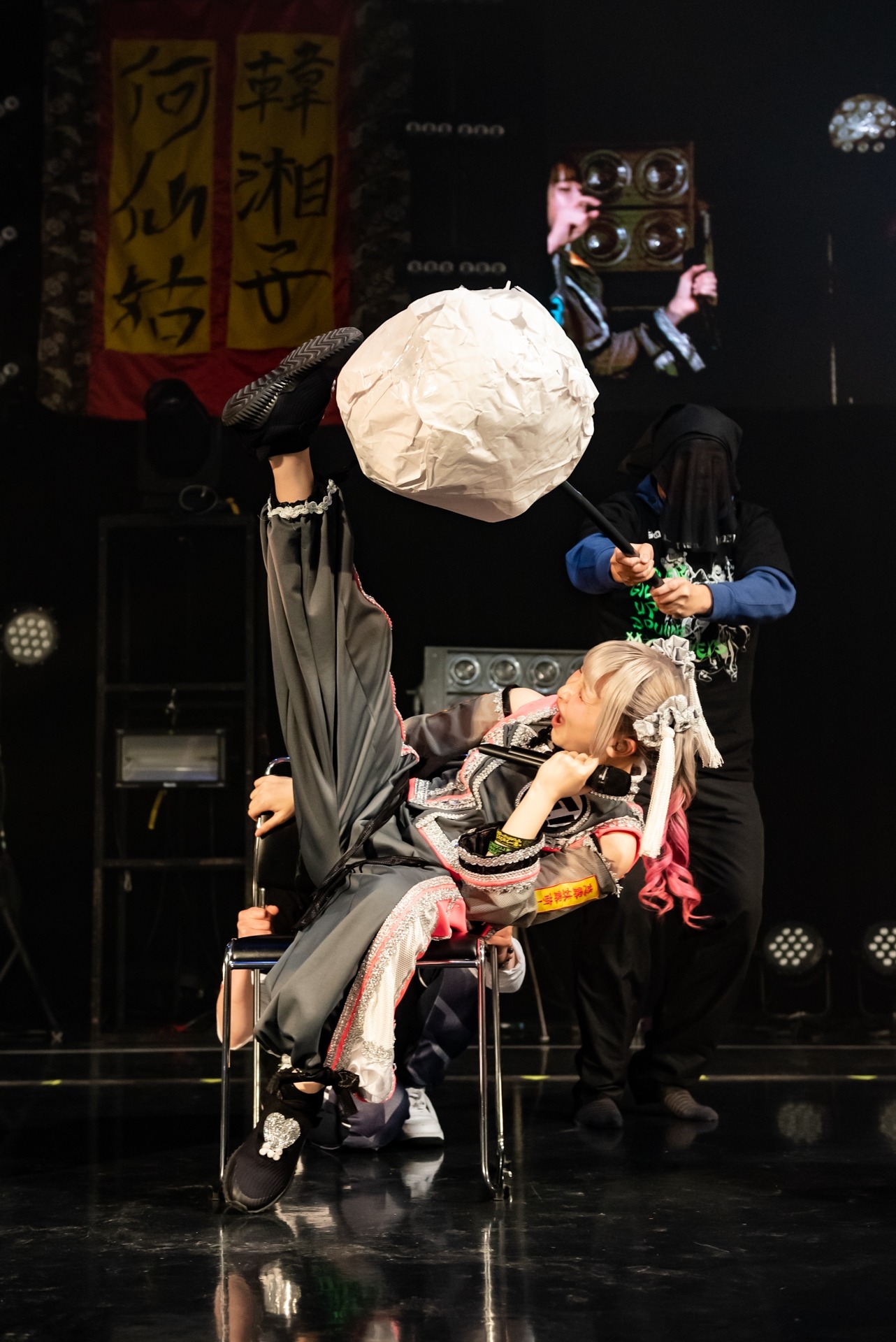 戦車の弾をオーバーヘッドキックするようなぴ。（Photo by shinz）