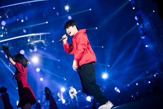 人気画像1位は「星野源の5大ドームツアー、大阪で開幕」より、「星野源 DOME TOUR 2019『POP VIRUS』」大阪・京セラドーム大阪公演の様子。（撮影：田中聖太郎）