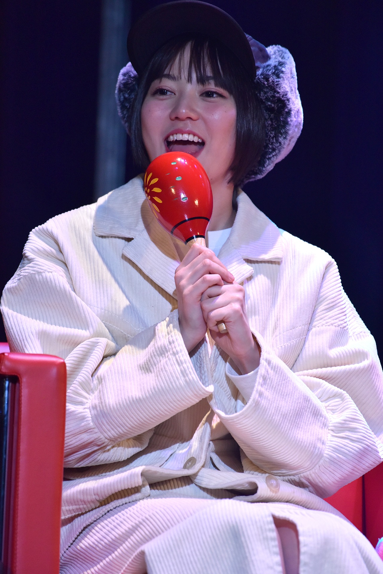 安本彩花