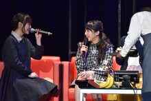 リラックスムードで話すNegicco最年長・Nao☆（左）とエビ中最年少・中山莉子（右）。