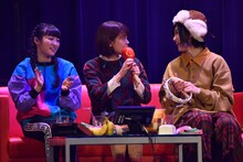 左から柏木ひなた、Kaede、小林歌穂。