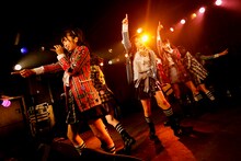 「PiiiiiiiN 愛ある青春 1st ONEMAN LIVE」の様子。（写真提供：スターレイプロダクション）