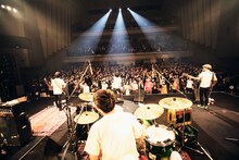 「フラカン30周年のはじまりはじまり」の様子。（撮影：新保勇樹）