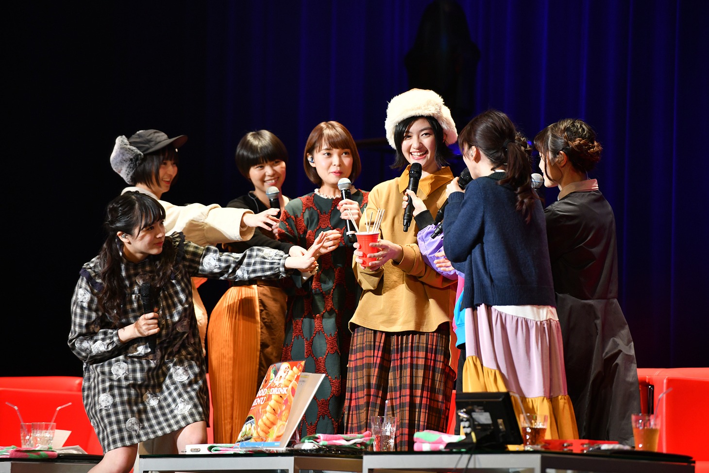 頻繁に席替えを行うエビネギ。