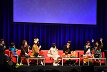 「卵焼きは甘い派か、しょっぱい派か」の議論で少数の「しょっぱい派」となった真山りか（右から2番目）と中山莉子（右端）。