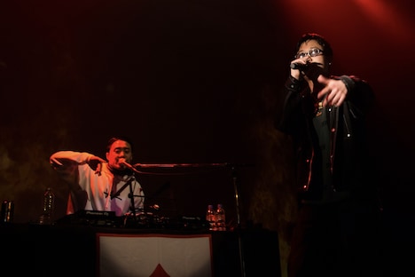 左からVaVa、BIM。（Photo by Ryohei Anbo）