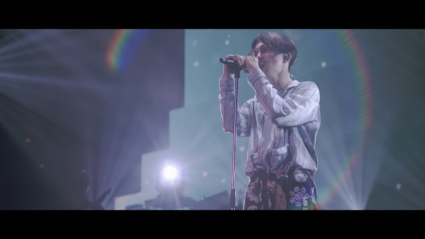 Nulbarich「Nulbarich ONE MAN LIVE at NIPPON BUDOKAN-The Party is Over-」のワンシーン。