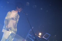 門田匡陽（Vo, G）（写真提供：株式会社ハイウェイスター）