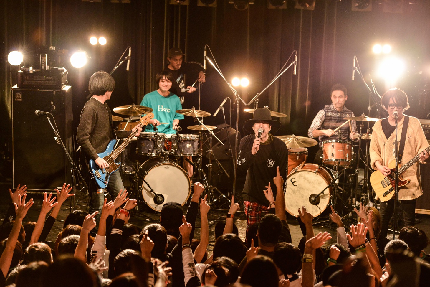 「LOW IQ 01 20th Anniversary "DRUMMERS SESSION"」の様子。（撮影：橋本塁[SOUND SHOOTER]）