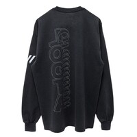 ブレンダン・ファウラーがデザインを手がけたロングTシャツ。