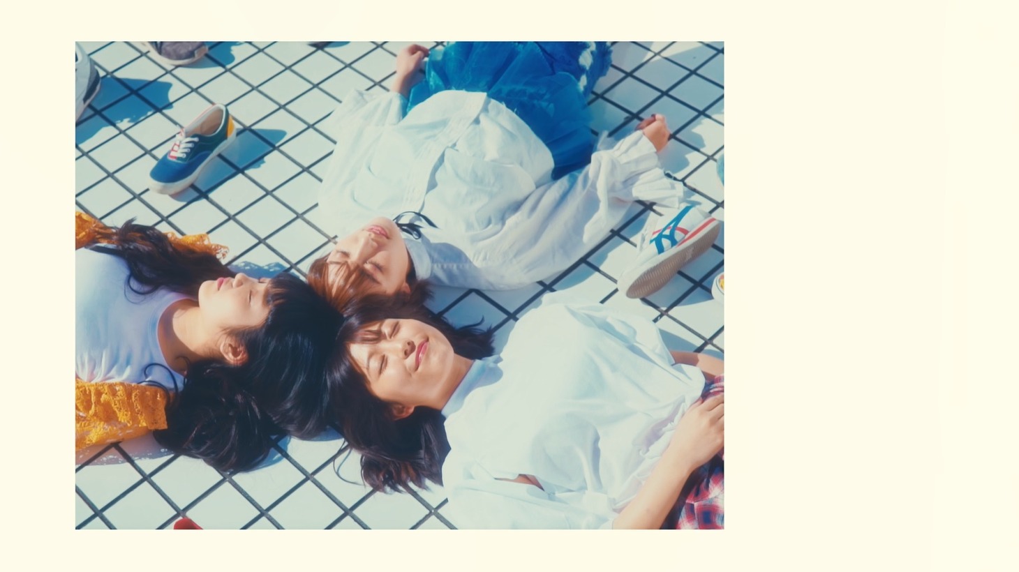 J☆Dee'Z「Shoes」リリックビデオのワンシーン。