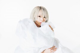 ReolがダンスユニットMIKUNANAと踊る新曲「ウテナ」MV