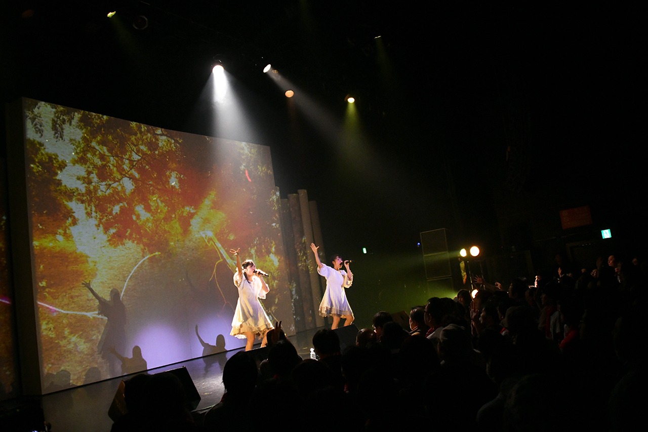 amiinA「Falconia ～touch on the horizon～」の様子。