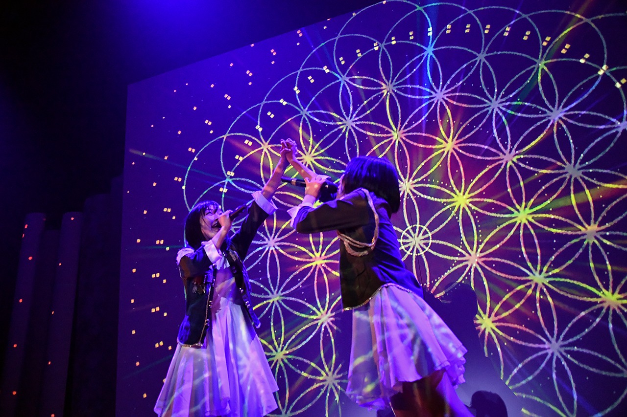 amiinA「Falconia ～touch on the horizon～」の様子。