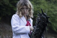 「血まみれスケバンチェーンソーRED」のワンシーン。 (c)2019三家本礼・KADOKAWA刊 / うぐいす学園3年A組