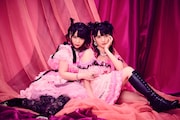 左から大森靖子、道重さゆみ。