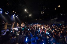 Jewel☆Ciel「1stone-man live～蒼の向こう～」の様子。