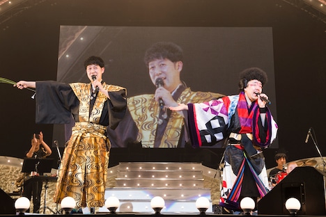 豊臣キャッツアイ（小籔千豊）とレキシ。（撮影：田中聖太郎）