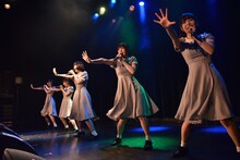 Jewel☆Ciel「1stone-man live～蒼の向こう～」の様子。