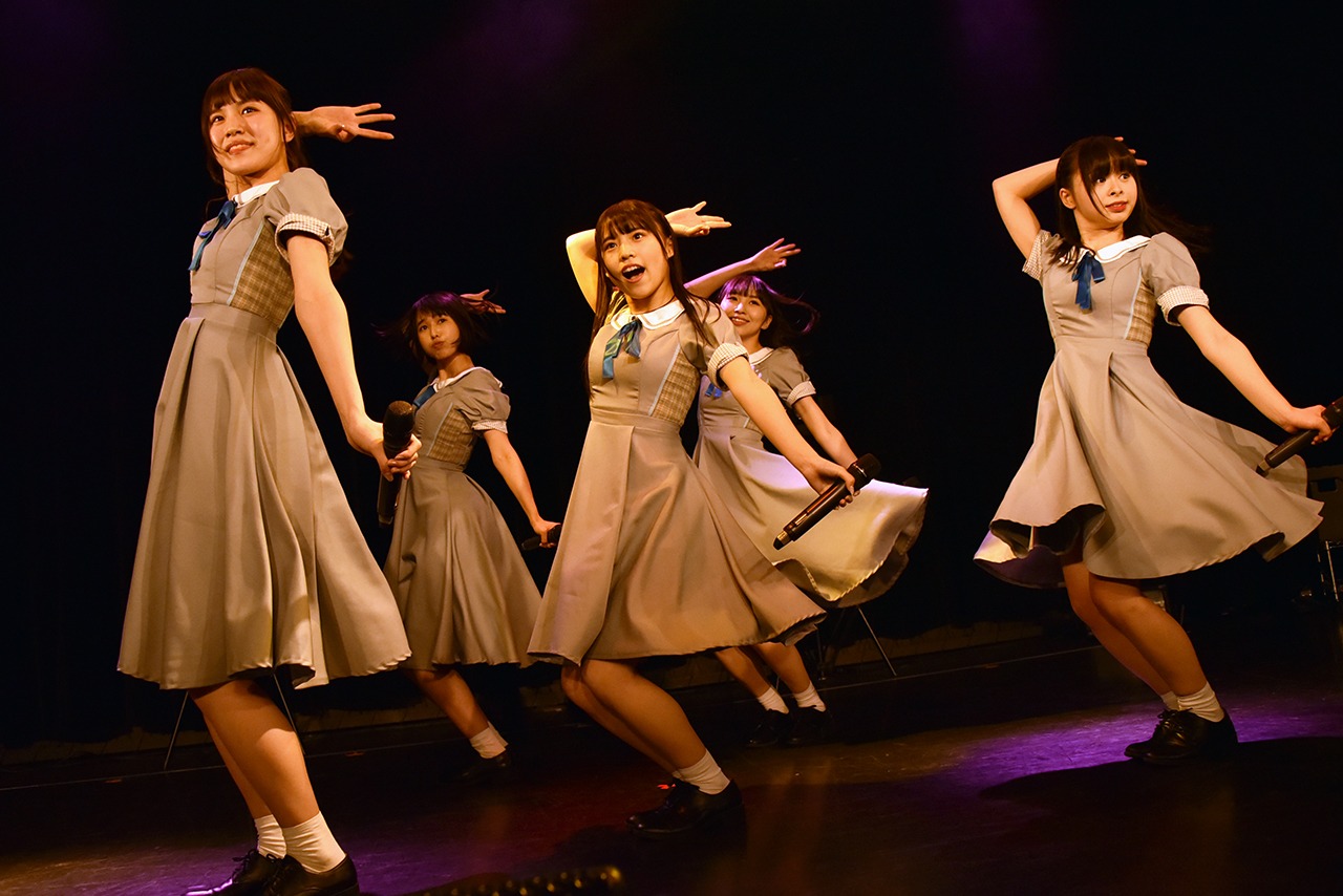 Jewel☆Ciel「1stone-man live～蒼の向こう～」の様子。