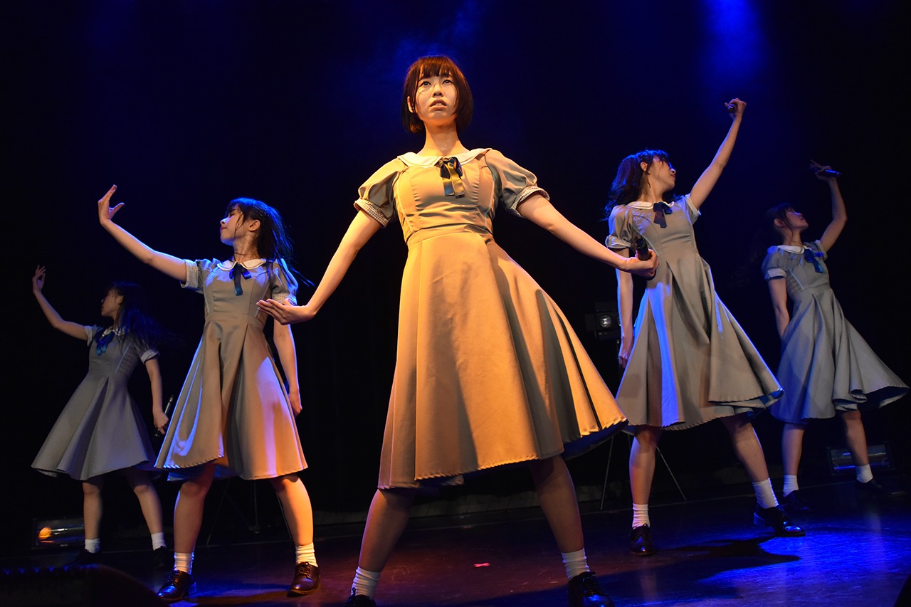 Jewel☆Ciel「1stone-man live～蒼の向こう～」の様子。