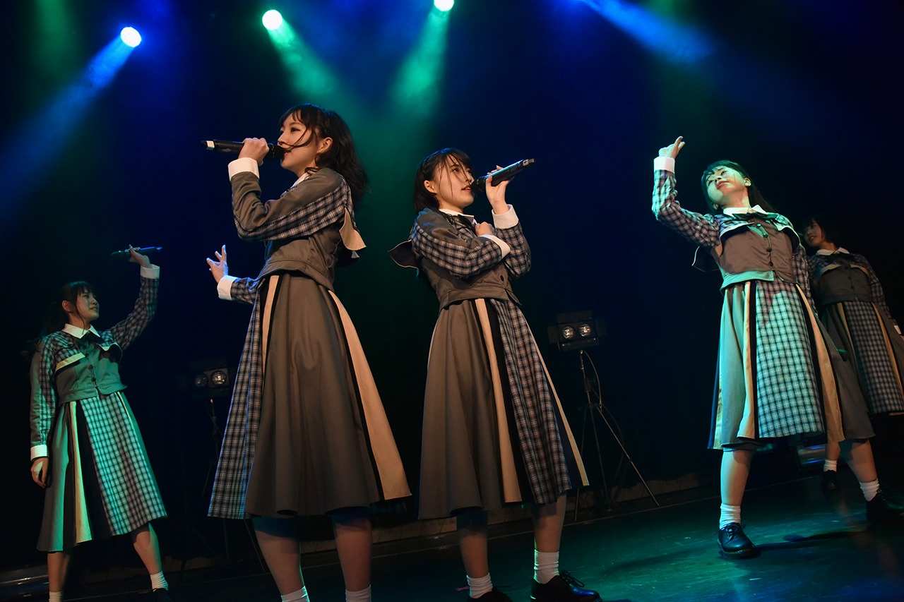 Jewel☆Ciel「1stone-man live～蒼の向こう～」の様子。